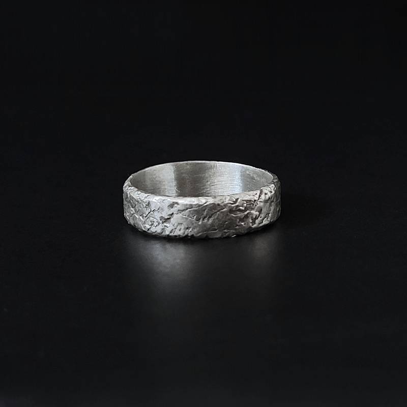 Handgemachter Silberring Für Frauen Und Männer von OfelinJewelry