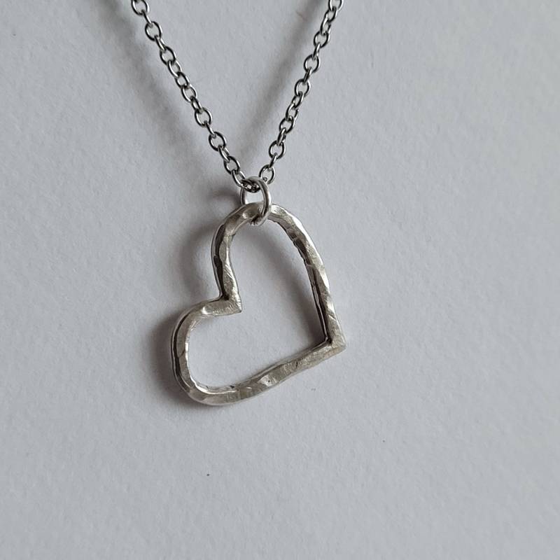 Handmade Strukturierte Sterling Silber Herz Anhänger Halskette von OfelinJewelry
