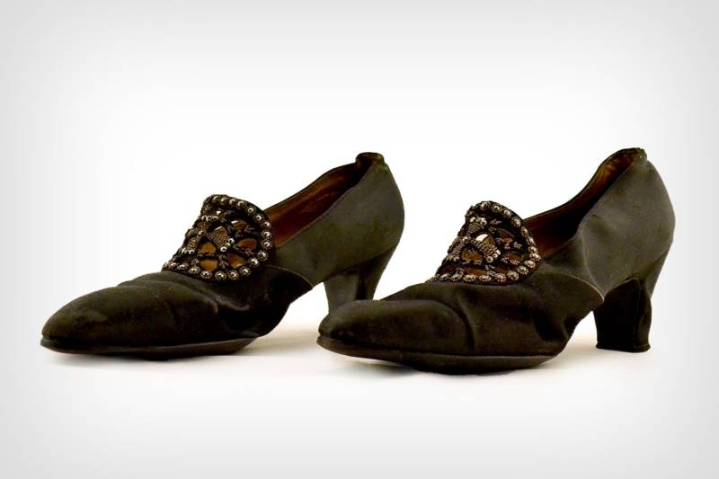 1800Er Schuhe/Victorian Black Seidensatin Heels Mit Stahlschliffperlen Us 5 Uk 2.5 Eur 35 von OffBroadwayVintage