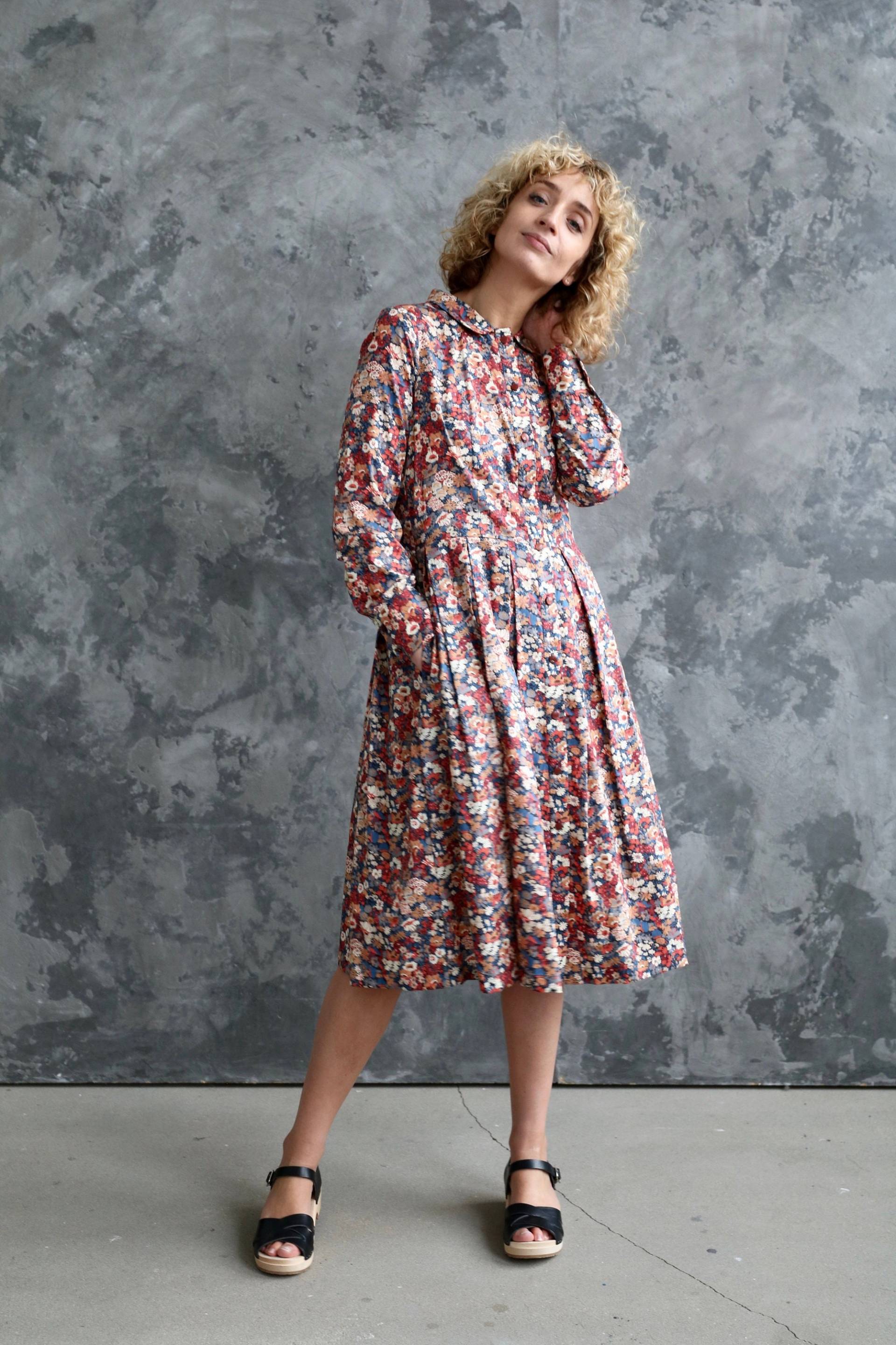 Langarm Kleid Mit Blumendruck Aus Tana Lawn Baumwolle/Liberty Of London Baumwollkleid Offon Clothing Langarm Kleid Mit Blumendruck Aus Tana Lawn Baumwolle/Liberty Of London Baumwollkleid Offon Clothing von OffOn