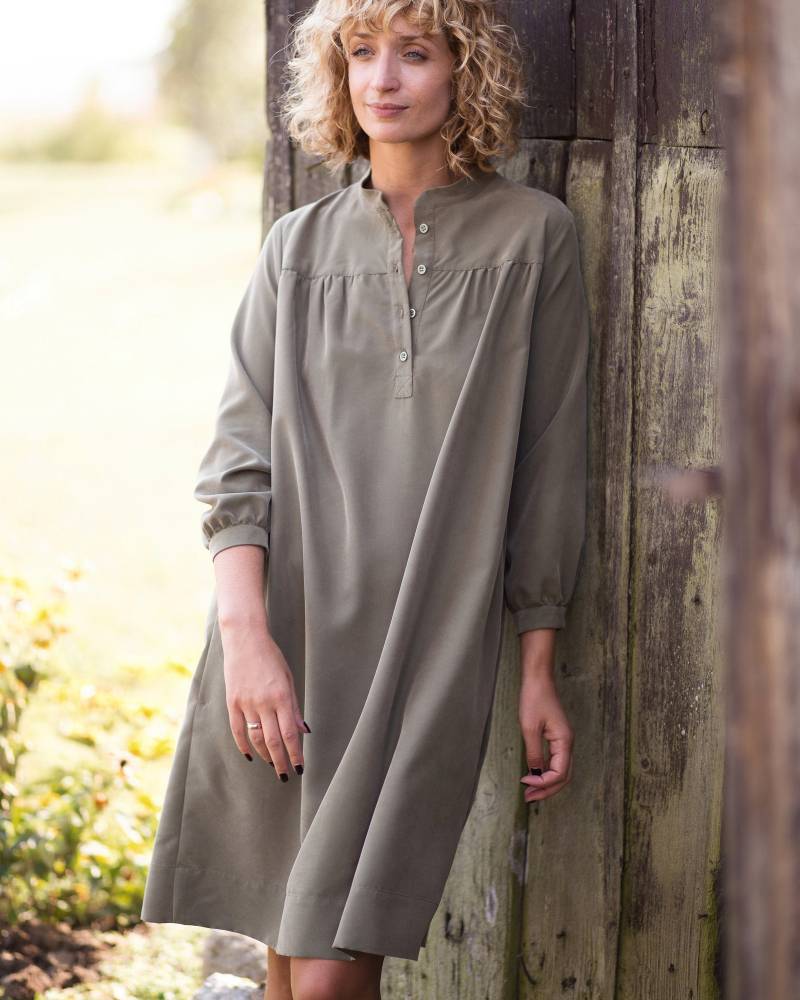 Tencel Tunika-Kleid in Khaki/Offon Clothing von OffOn