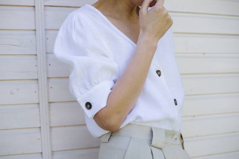 Versandfertig Leinenbluse Mit V-Ausschnitt von OffOn