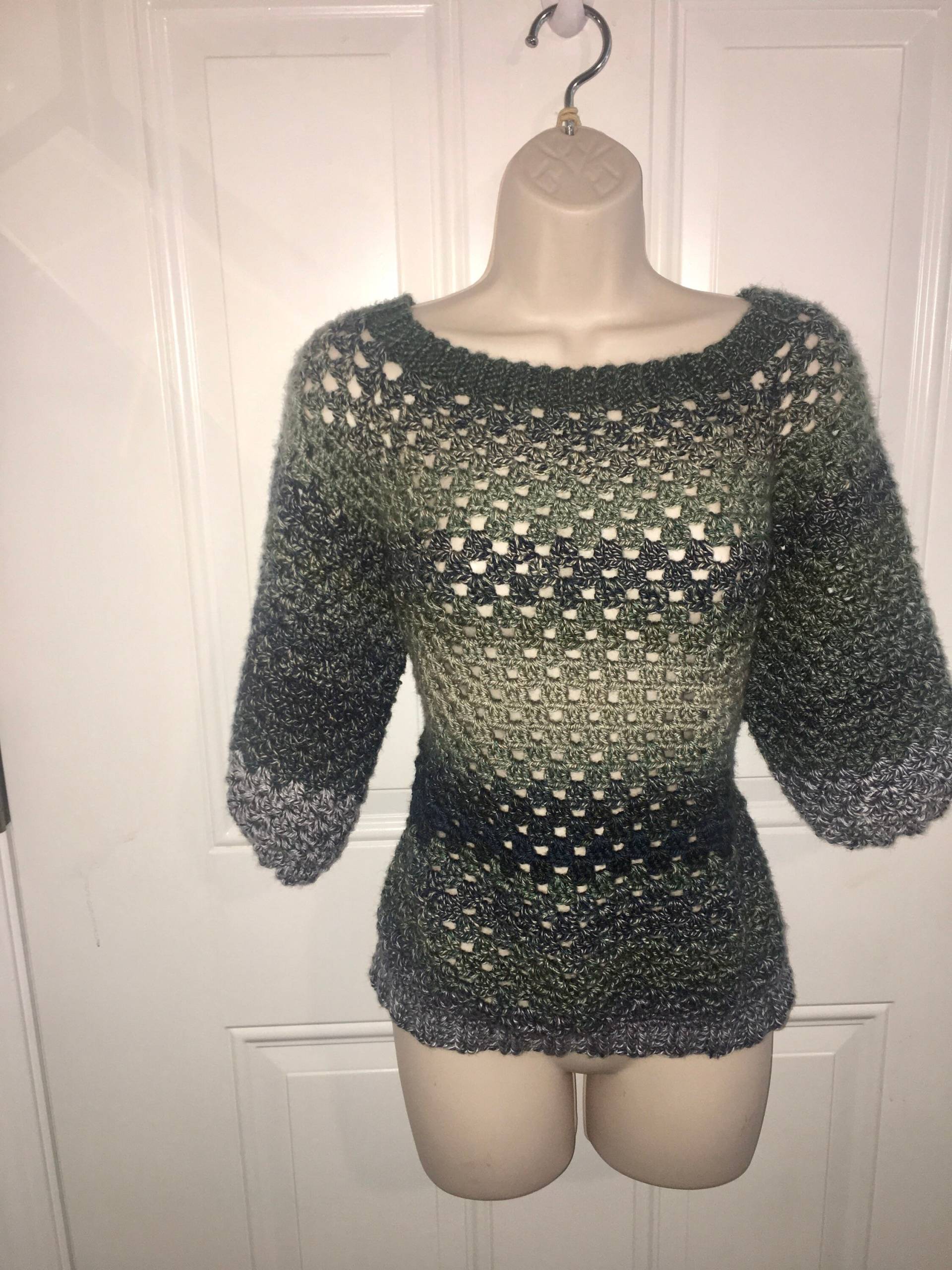 Handgehäkelter Sommerpullover - Lockerer Häkelpullover, Kurzarm-Oberteil Mit Offenem Gewebe, Leichter Pullover, Multi-Olive von OffThaHookCrochet