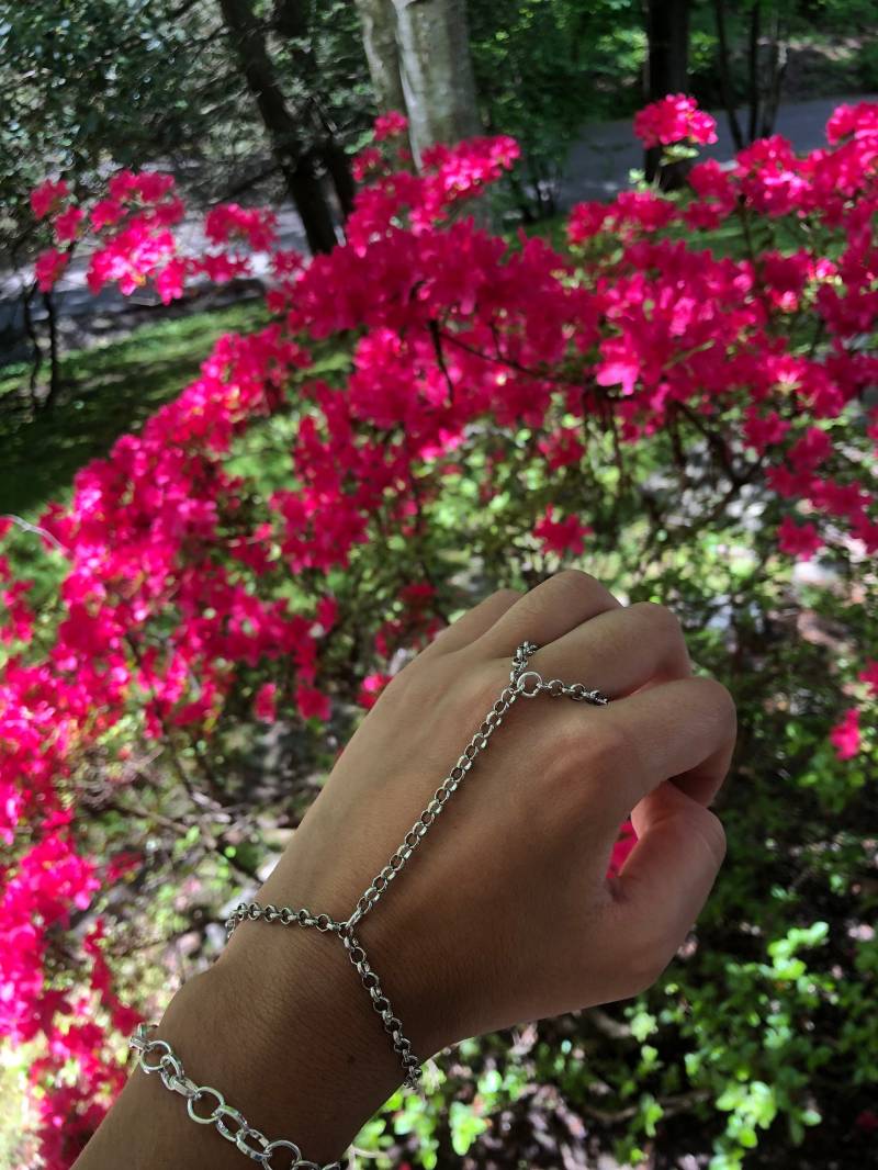 Einfache Silber Handkette/Ring Armband Einfache Silber Handkette/Ring Armband von OffTheChainByJesse