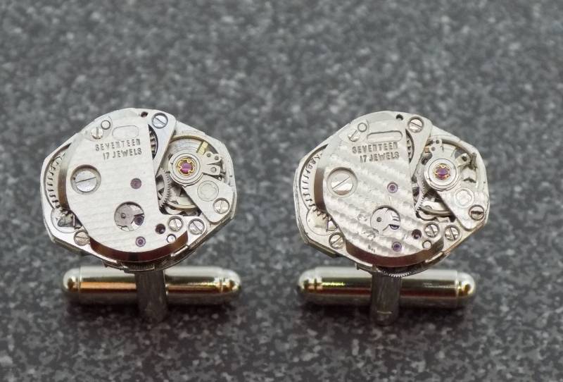 Atemberaubende Ovale Uhr Bewegung Manschettenknöpfe Ideales Geschenk Für Eine Hochzeit, Geburtstag Oder Jubiläum von OffTheCuff2010