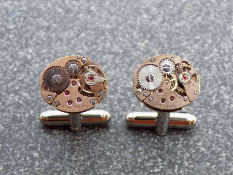 Manschettenknöpfe Mit Vintage Uhrwerke - Ideale Weihnachtsgeschenk Für Den Manschettenknopf-Fan von OffTheCuff2010