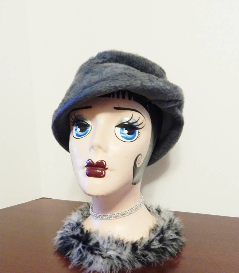 Vintage 1940S Smoky Blue Kunstfell Filzhut, Duchess Made in Italy von OffbeatAvenue