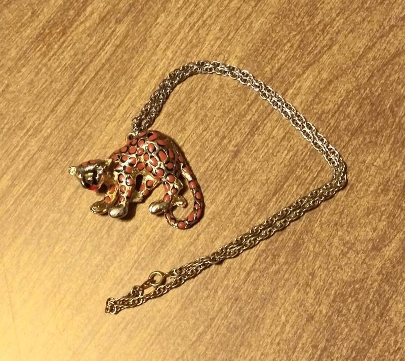 Vintage Halskette Emaille Orange Gefleckte Leopard Katze 60Er Jahre Mid Century Tier Druck Modeschmuck Strass Augen von OffbeatAvenue