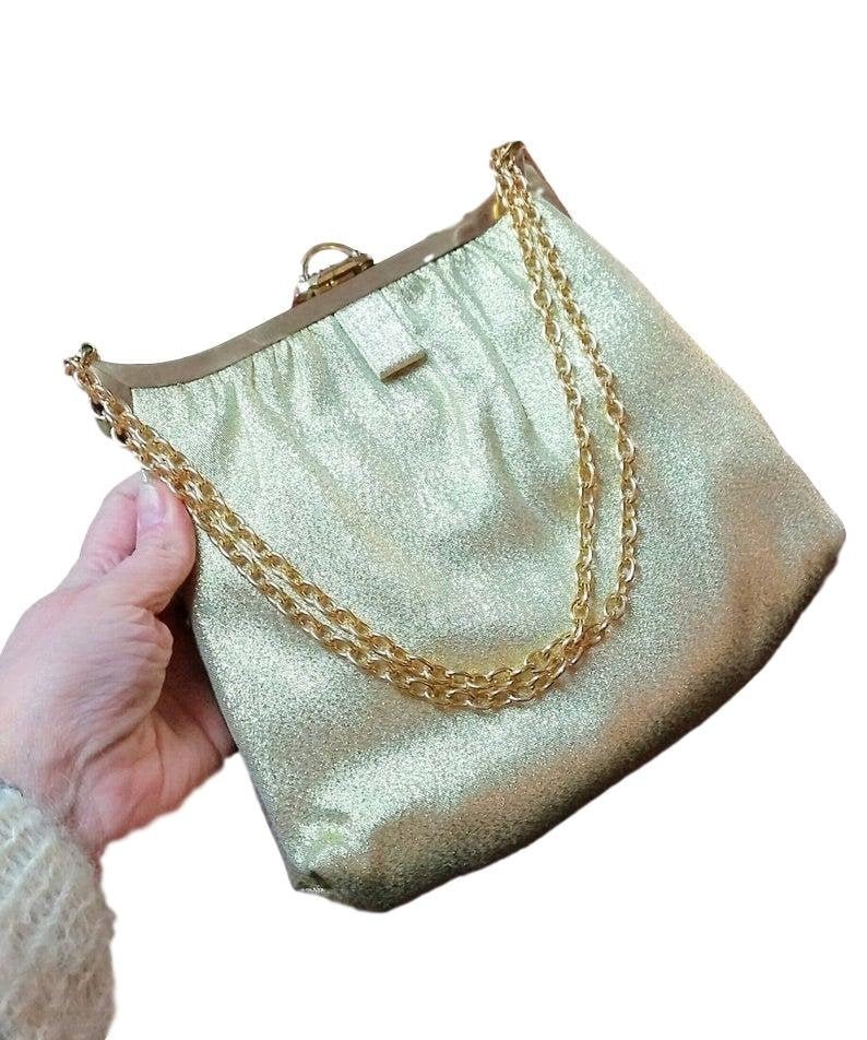 Vintage Metallic Gold Glitzer Abendtasche, Goldene Kette, 1960Er Jahre Mode von OffbeatAvenue