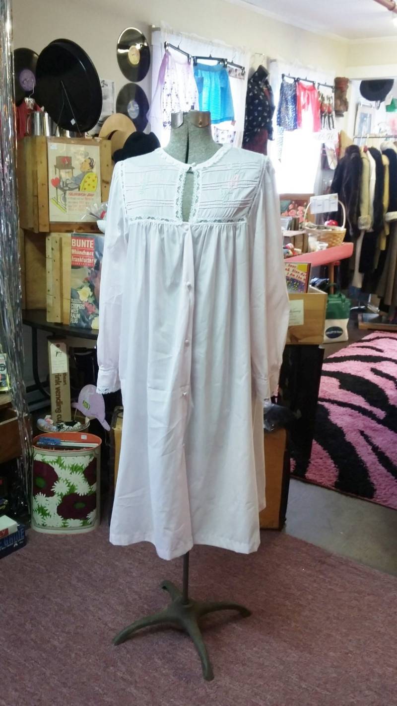 Vintage Barbizon Nachthemd, Pastell Rosa Spitzenborte, 60Er-70Er Jahre Nachtwäsche von OffbeatAvenue