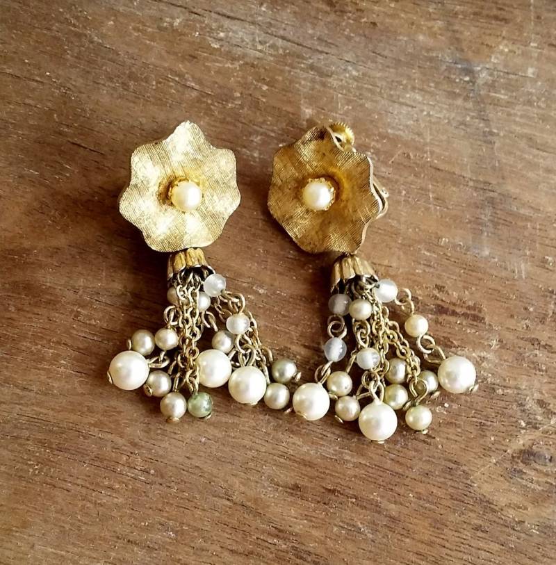 Vintage Coro Blumen Ohrclips, Perlenregen, 1950Er Jahre Mode von OffbeatAvenue