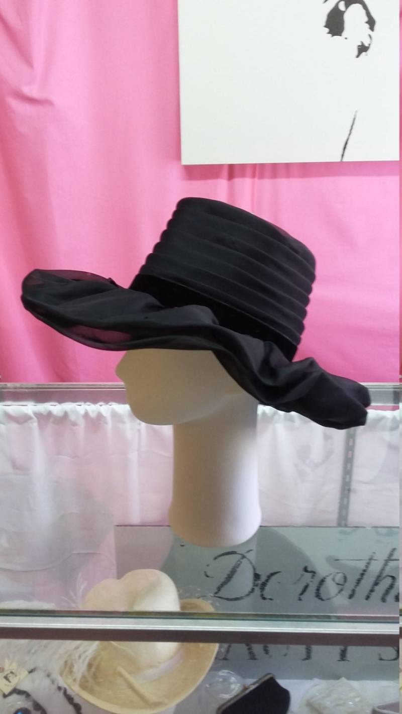 Vintage Schwarzer Hut Mit Breiter Krempe Nylon & Samtschleife, 1960Er Jahre Hutmacherei von OffbeatAvenue