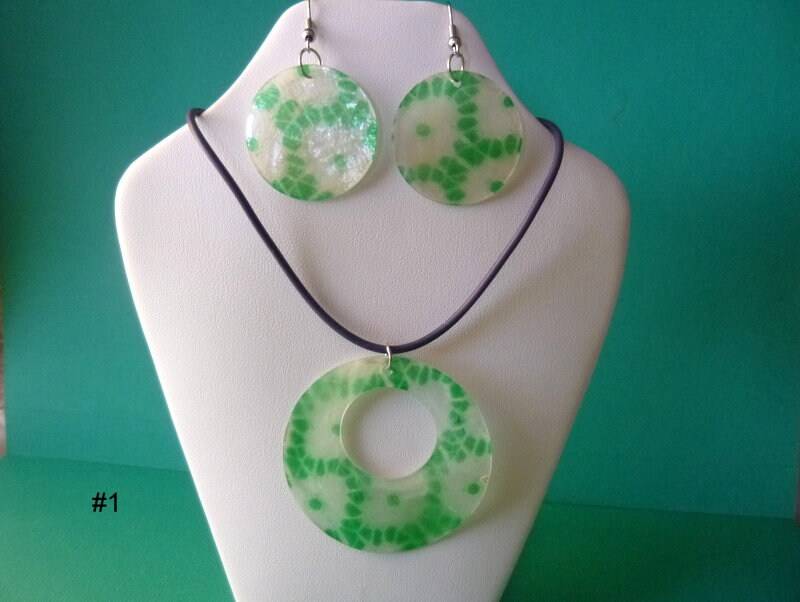 Grüner Donut Set Bestehend Aus Kette Und Ohrring Sommer Schmuck, Vier Für Einen, N312 von OffbeatJewelry2