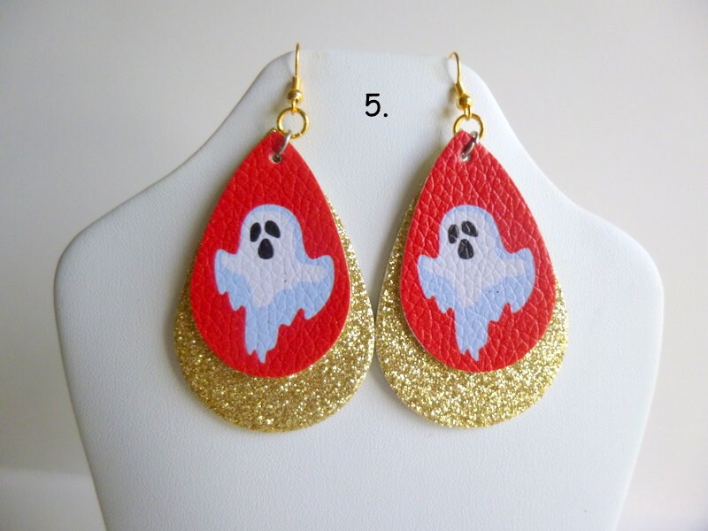 Leder Teardrop Halloween Ohrringe, Hexe Ghost H25 von OffbeatJewelry2