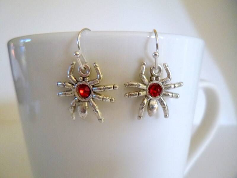 Spinne Ohrringe Mit Rotem Strass, Halloween Schmuck H12 von OffbeatJewelry2
