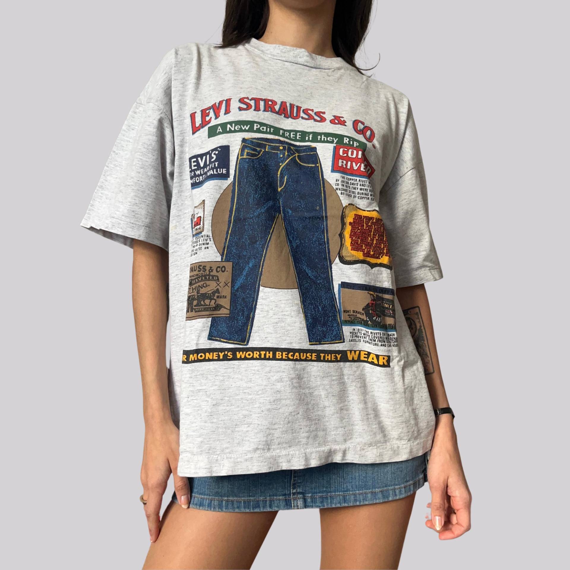 Vintage Seltenes 90Er Levi's T-Shirt/Grau Bunt Motiv Baumwolle M 70Er Reproduktion Vintage Seltenes 90Er Levi's T-Shirt/Grau Bunt Motiv Baumwolle M 70Er Reproduktion von OftimespastvintageAT