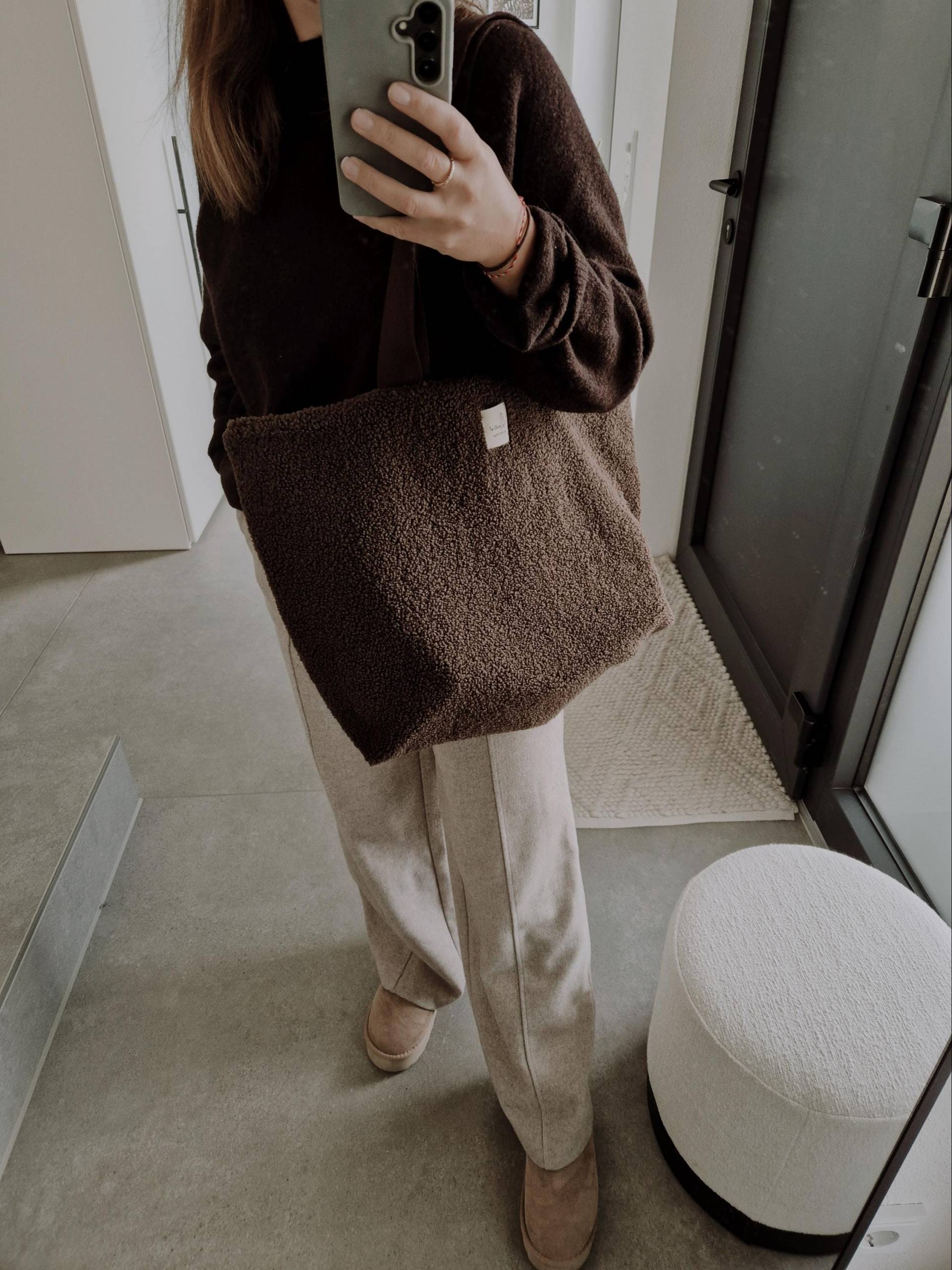 Shopper Wendbar Teddybouclé Braun von Ognahtis