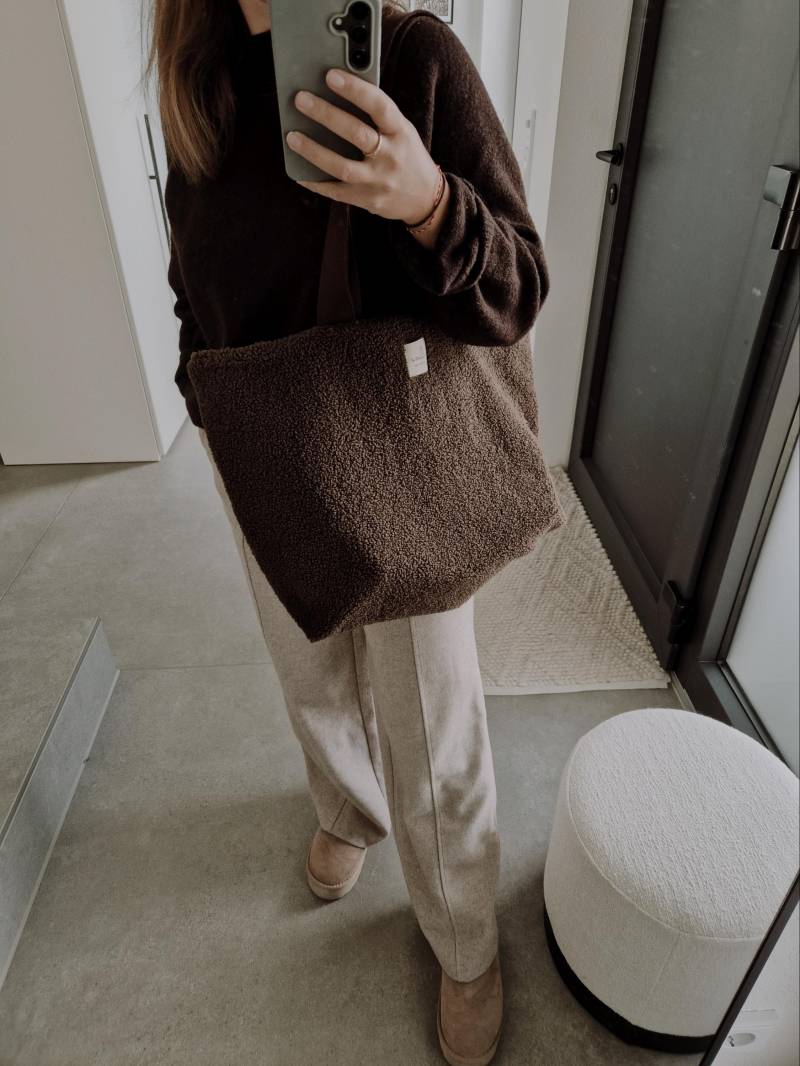 Shopper Wendbar Teddybouclé Braun von Ognahtis