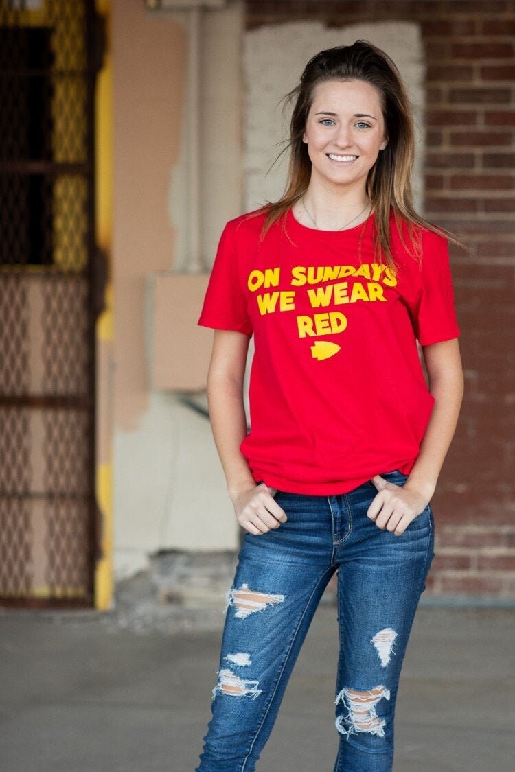 Kansas City Chiefs Red Sunday Shirt von OhHeyThreads