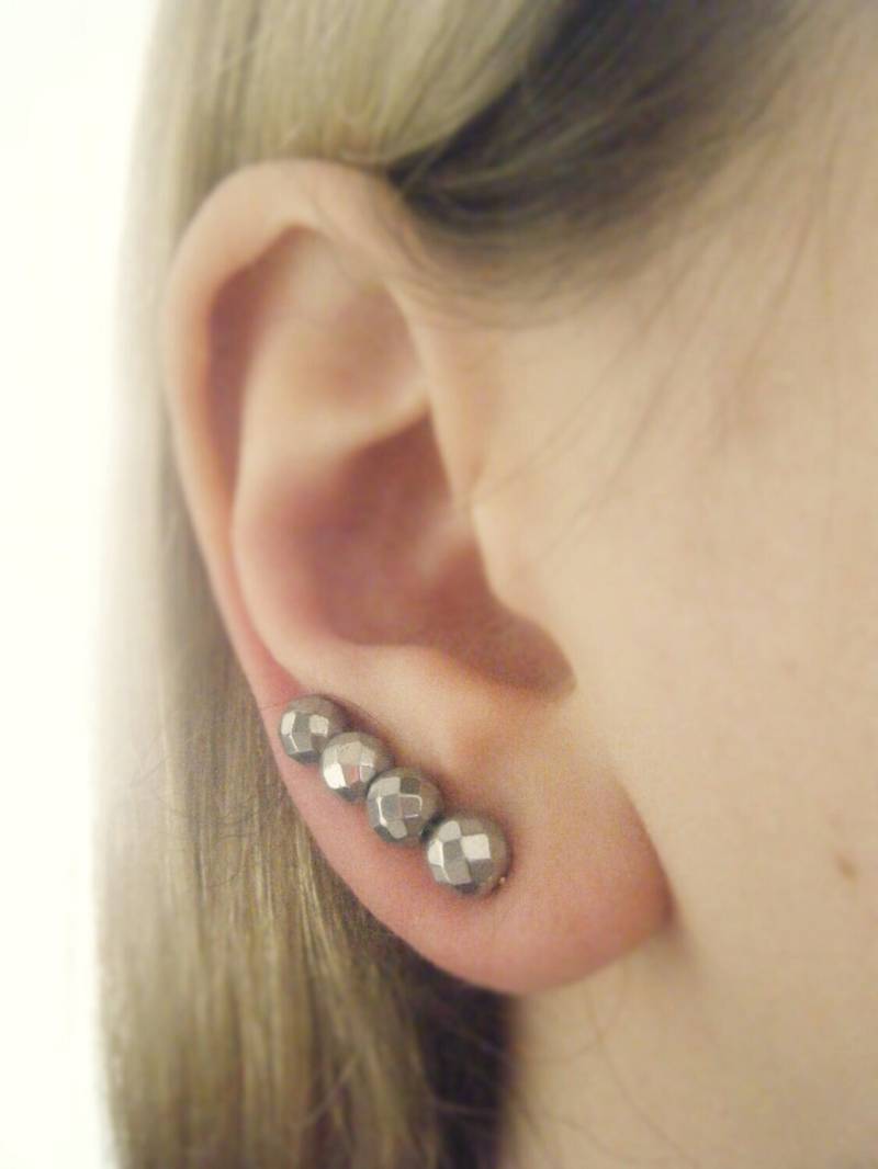 Ohrringe ~ Hämatit Ohr Kletterer Ohrcrawler Ohrstecker Ohrhänger von OhJewelery