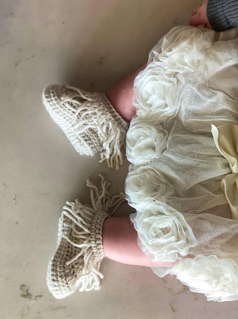 Gehäkelte Baby Mokassins || Neugeborenen Foto Prop Babyschuhe Gehäkelt Neugeborene Booties Mädchen Krippe Schuhe Baby-Booties von OhMaiGoodKnits