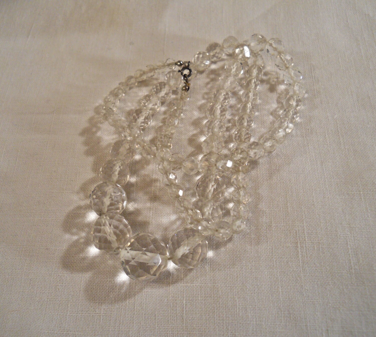 Art Deco Facettierte Kristall Perlen Halskette 30 Zoll von OhVera