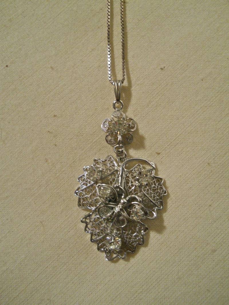 Lind-Gal Sterling Filigrane Halskette Lind-Gal Sterling Filigrane Halskette von OhVera