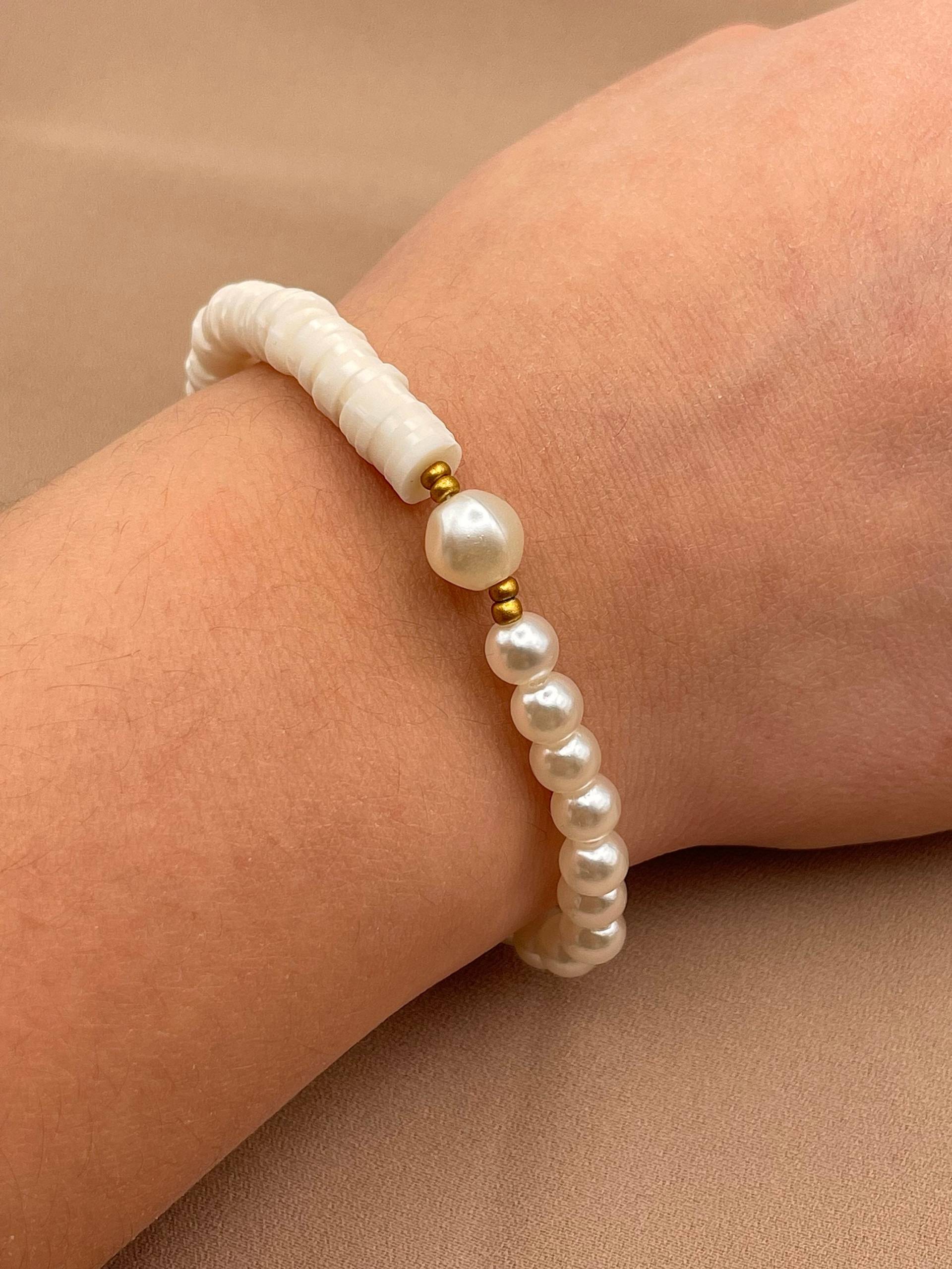 Armband Mit Fimo-Perlen, Halb Perlen, Weiß Gold, Handgemacht 100% Armband Mit Fimo-Perlen, Halb Perlen, Weiß Gold, Handgemacht 100% von OhanaTheBrand