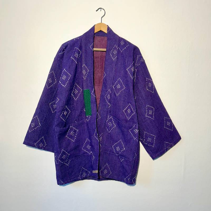 Quilted Jacket With Hand Embroidery On Vintage Kantha/Kimono Old Overcoat - One Of A Kind Jacket von OhisamaStore