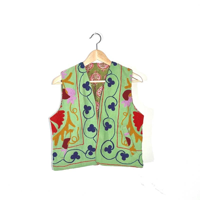Reversible Boho Suzani Vest - Colorful Hand-Embroidery Waistcoat With Blockprint Lining Unique All-Season Piece von OhisamaStore
