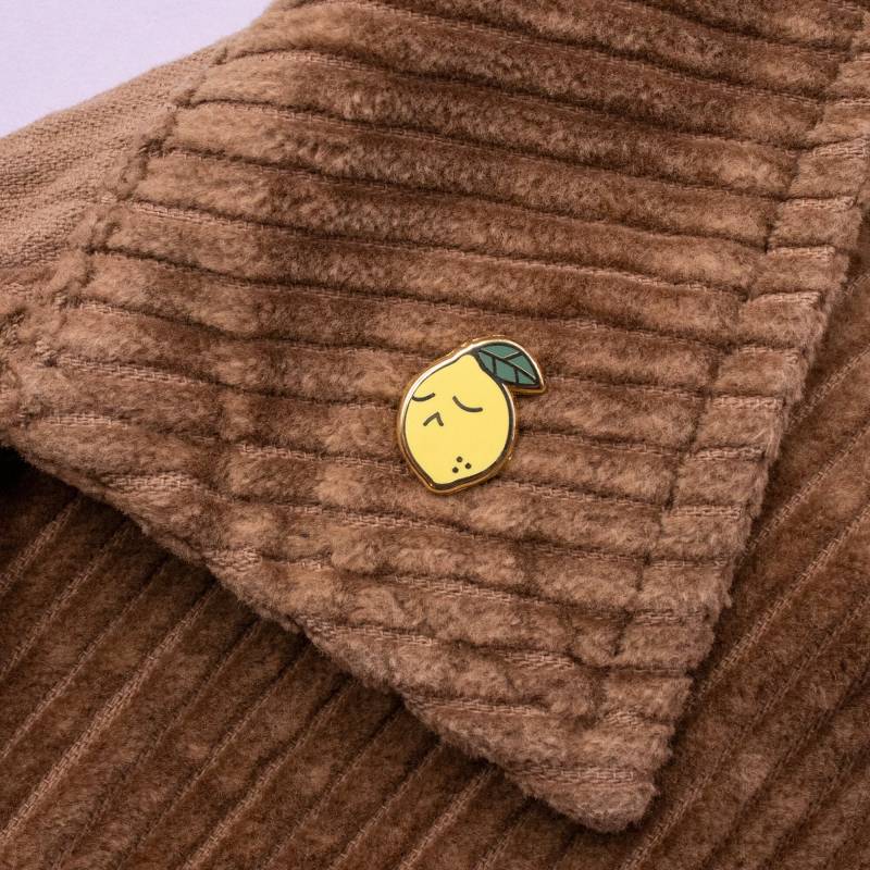 Saure Zitrone Hart Emaille Mini Pin - Gold Gelb Grün Anstecknadel Cloisonné Abzeichen Niedlich Obst Und Gemüse Brettfüller von Ohjessicajessica