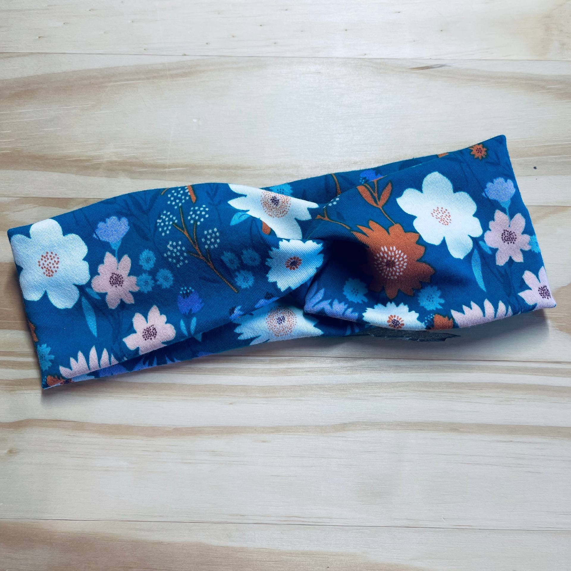 Blaues & Weißes Blumen Stirnband, Twist Krankenschwester Turban Für Erwachsene, Stirnbänder Frauen, Süßes Dehnbar, Chunky, Bequem von Ohmygourdandco