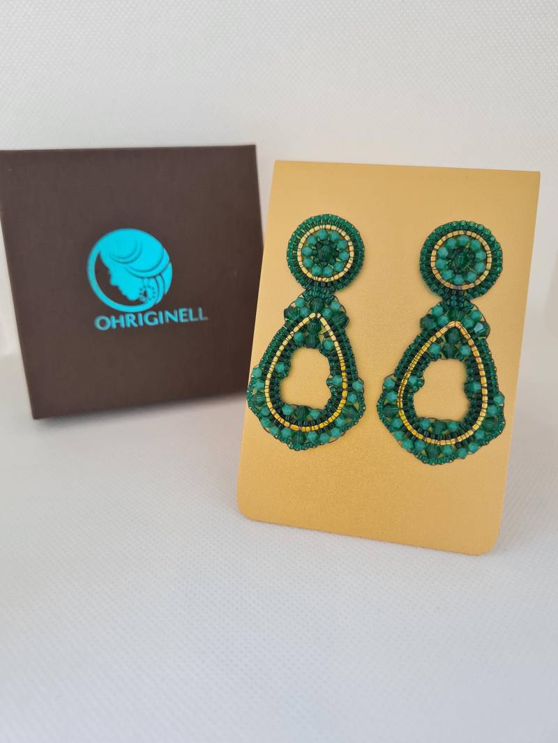 Handgefertigte Ohrstecker Aus Glasperlen in Smaragdgrün von Ohriginell