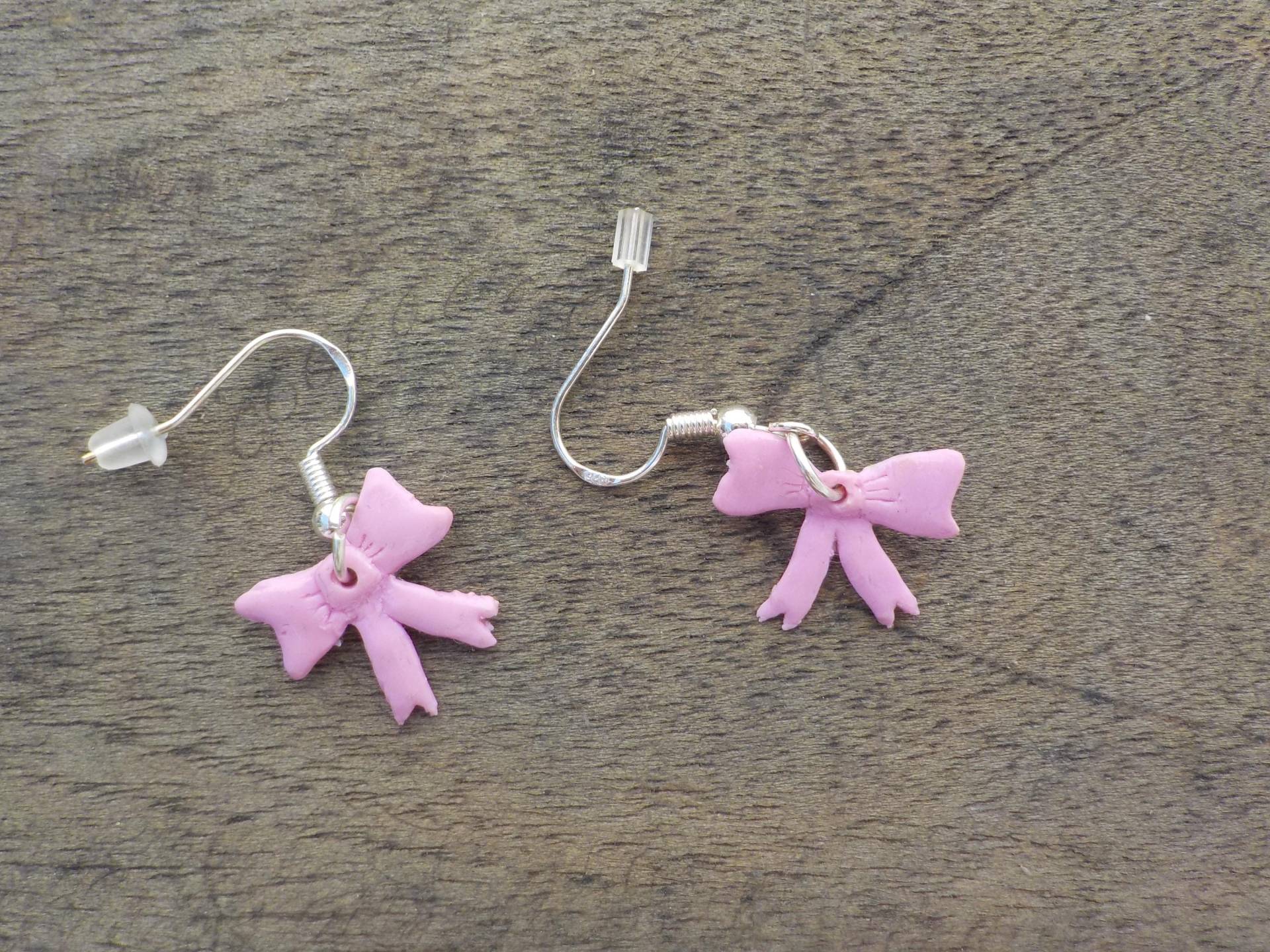 Rosa Schmuckschleife, Schleife Ohrring, Ribbon, Fliege von OhrringAtelier
