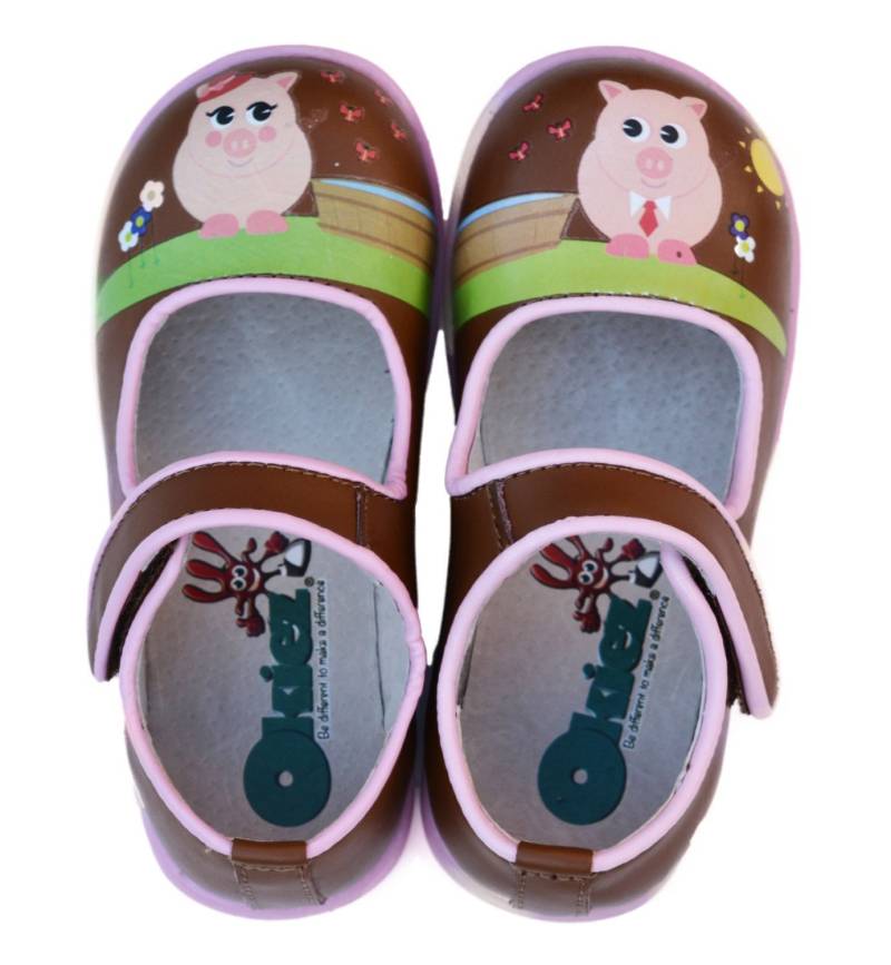 Süße, Lustige, Einzigartige, Lernende Okiez Pig Schuhe, Die Von Links Lehren Süße, Lustige, Einzigartige, Lernende Okiez Pig Schuhe, Die Von Links Lehren von Okiez