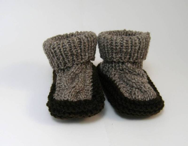 Braun Beige Baby Booties Aus Wolle Gestrickt Geschenk Für Neugeborene Handmade Krippe Schuhe 3 -6 Monate von OksankaKo