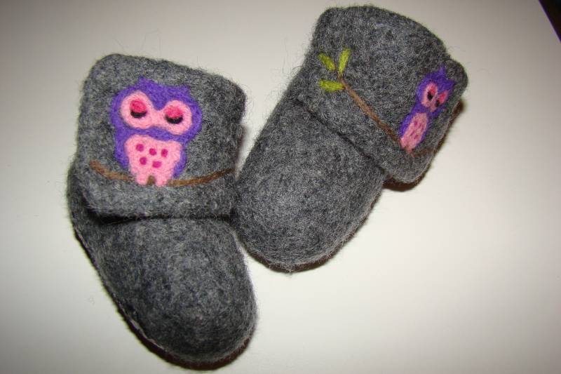 Baby Filz Hausschuhe "Eule" Mit Klettverschluß. Mit Latexsohle. Farbe Frei Wählbar. Gr. 17 Bis 22 von OlaCrochet