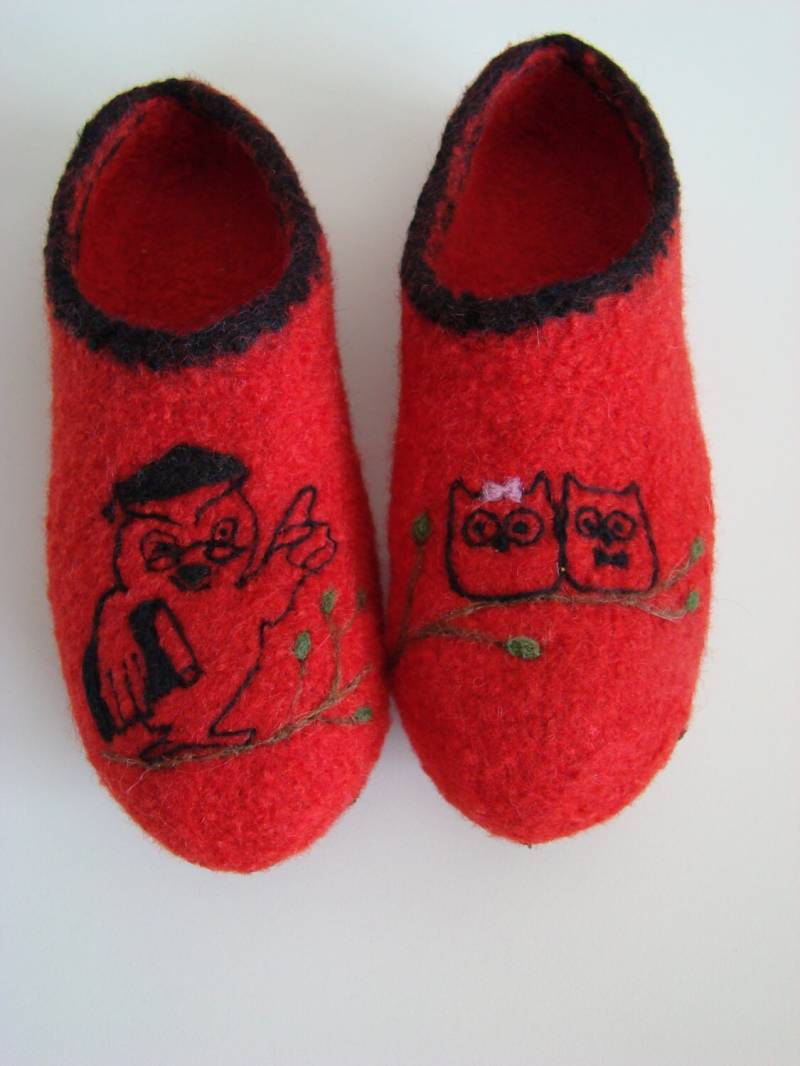 Clogs Mit Eulen, Lehrer Eule, Schüler Eulen. Mit Latexsohle. Farbe Frei Wählbar. Filzschuhe, & Schülereulen von OlaCrochet