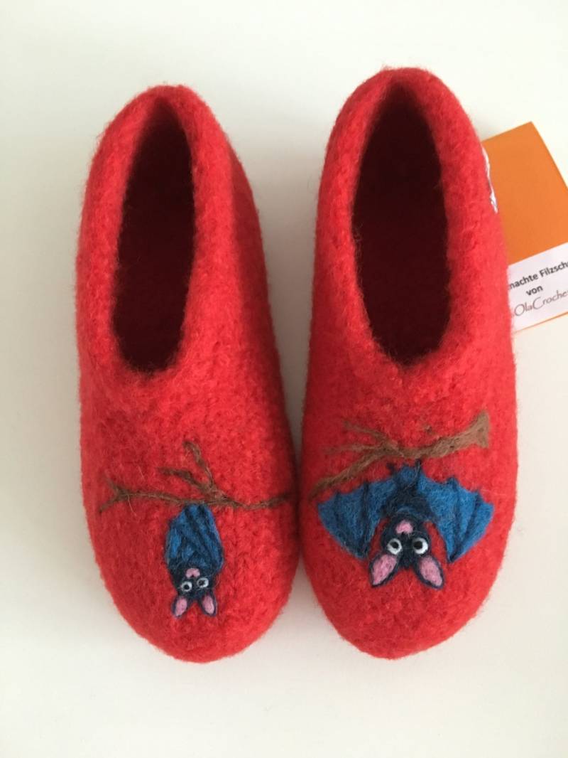 Kinder Filzhausschuhe "Fledermaus". Mit Latexsohle. Farbe Frei Wählbar von OlaCrochet