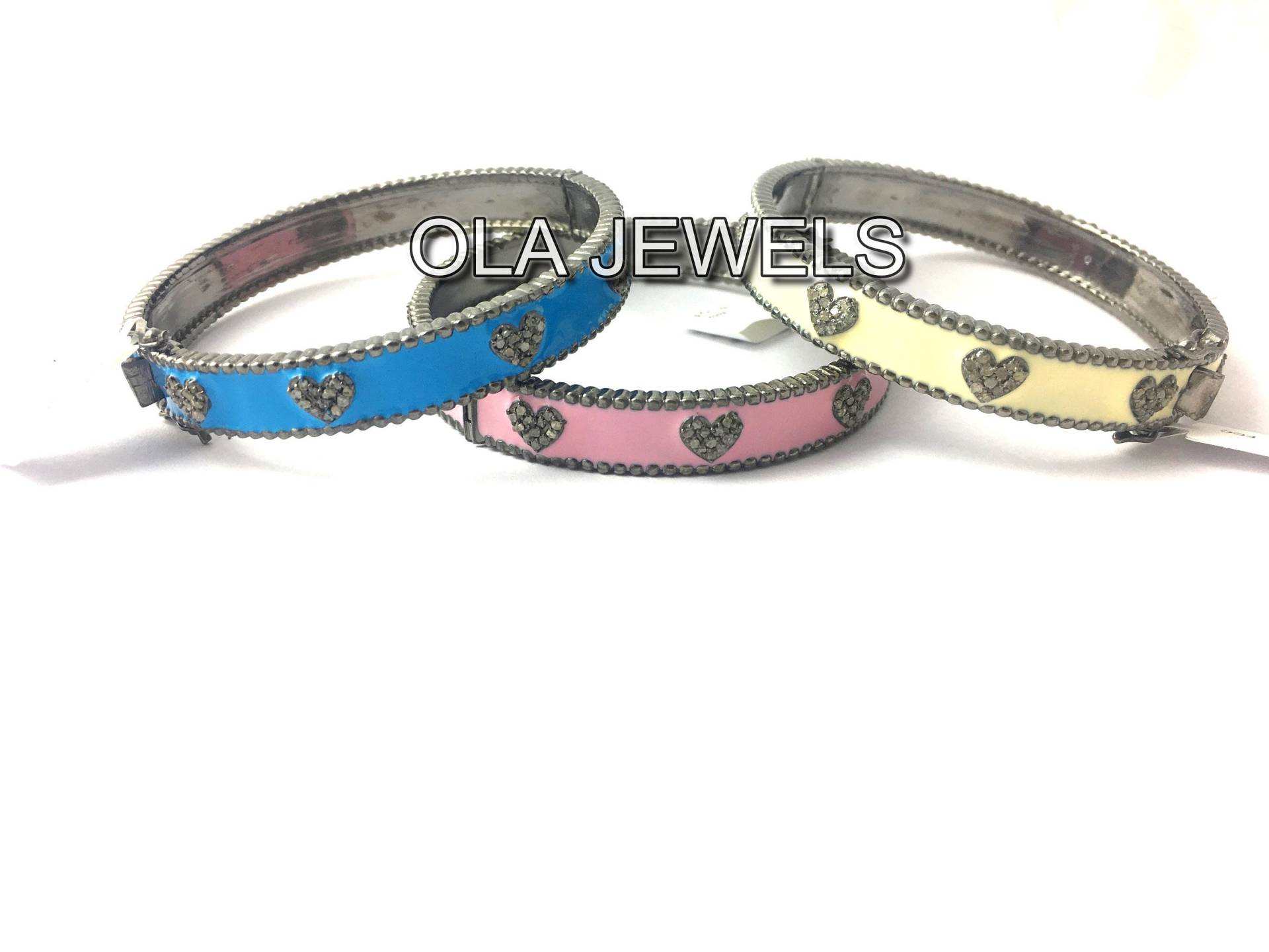 925 Sterling Silber Schwarz Diamant Emaille Armreif Zu Pflastern. Armreif. Silberner Neuen Designarmreif 925 Sterling Silber Schwarz Diamant Emaille Armreif Zu Pflastern. Armreif. Silberner Neuen Designarmreif von OlaJewelsDesigns
