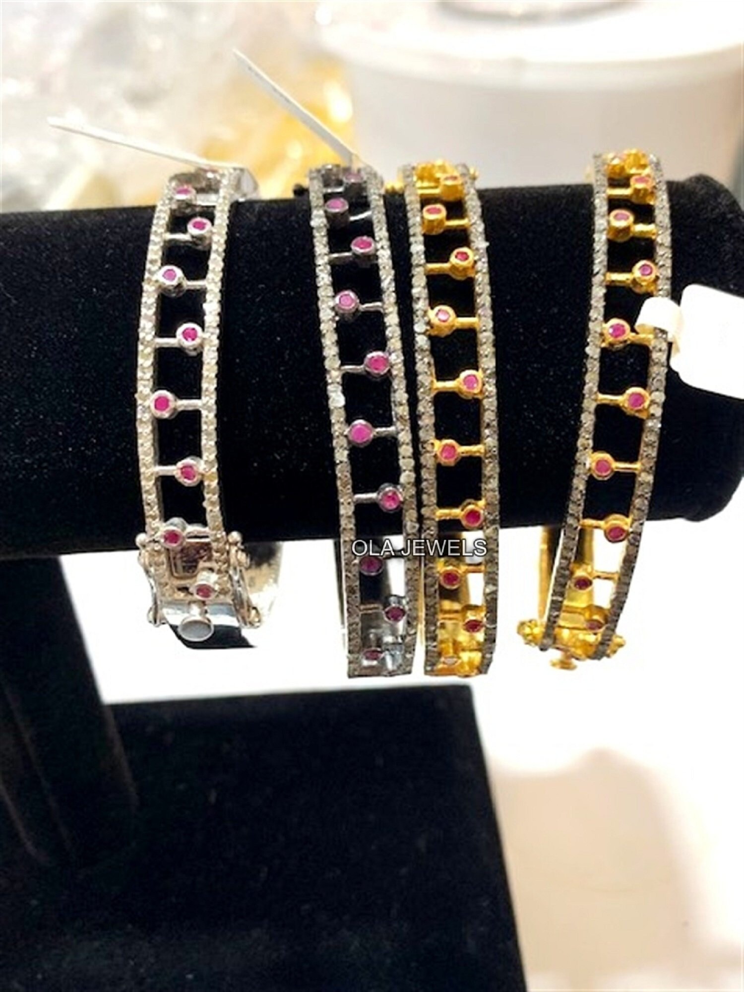 925 Sterling Silber Vergoldet Diamant Mit Rubin Öffenbarer Armreif Handgemachter Schmuck Weihnachtsgeschenke Hochzeitsgeschenk von OlaJewelsDesigns