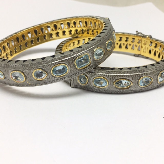 925 Sterling Silber Zweifarbigen Pave Diamant Und Blautopas Zu Öffnenden Armreif Handgemachter Schmuck Weihnachtsgeschenke Hochzeitsgeschenke von OlaJewelsDesigns
