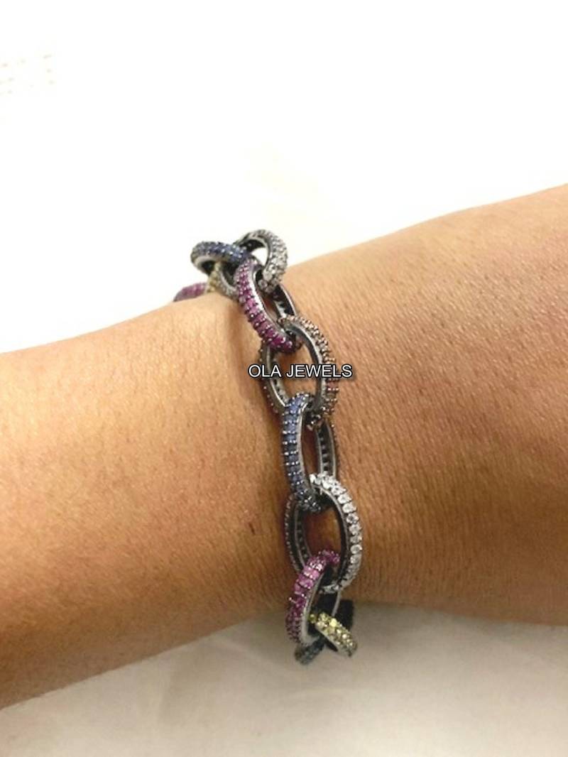 Handgemachtes Black Finish Sterling Silber Multi Sapphire Armband von OlaJewelsDesigns