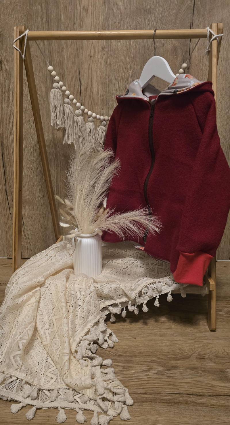 Kinder Jacke Aus Wollwalk Mit Süßen Feuerwehr Fuchs von OlaMiaKreativwelt