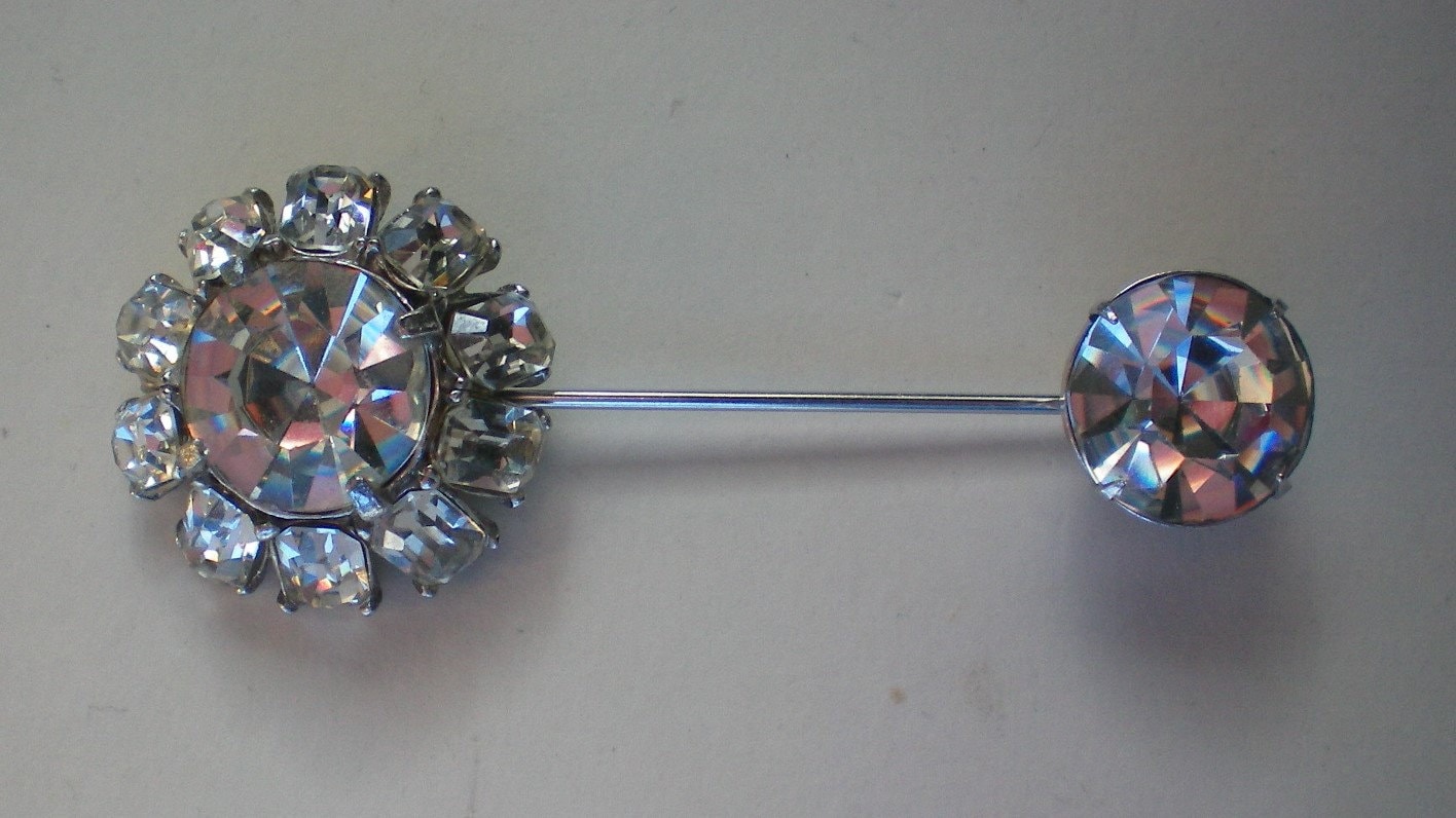Art-Deco-Stick Oder Strass Anstecknadel - 5912 von OldCastleTreasures
