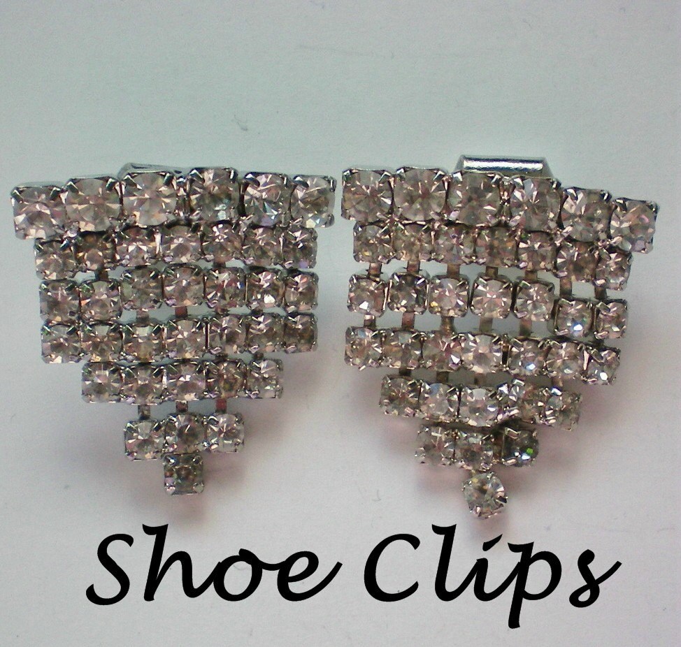 Klar Strass Dreieck Schuh/Kleid Clips - 4599 von OldCastleTreasures