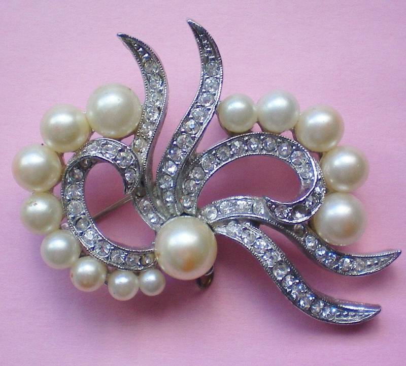 Marvella Strass & Faux Perle Brosche - 3157 von OldCastleTreasures