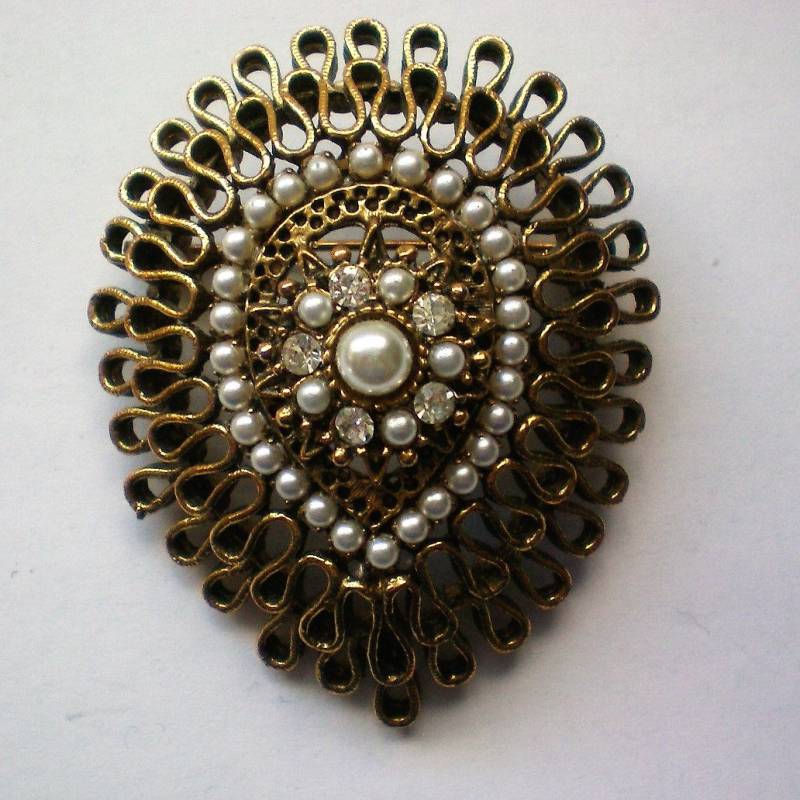 Mehrschichtige Messing Und Faux Perle Mit Strass-Brosche - 5173 von OldCastleTreasures