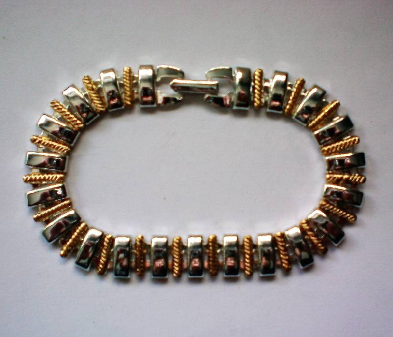 Napier Silber Und Gold Ton Metall-Bar-Link-Armband - 5247 von OldCastleTreasures