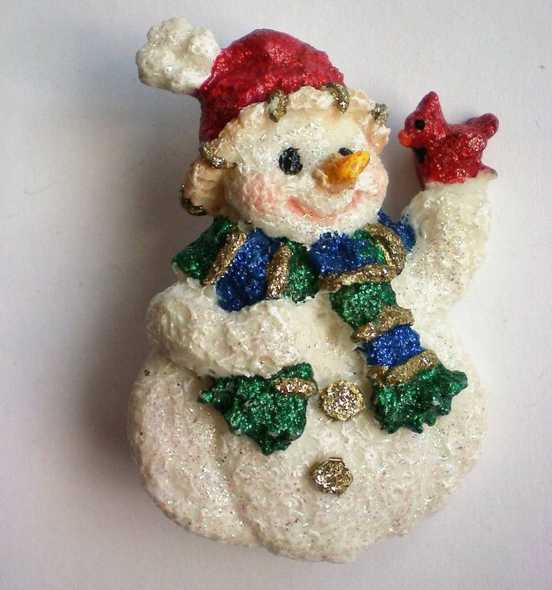 Schneemann Mit Funkelnden Schal Und Knöpfe Für Winter - 6100 Geformt von OldCastleTreasures